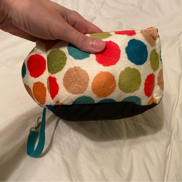 ALL LIVING THINGS CUDDLER BED - Picture 6 of 9